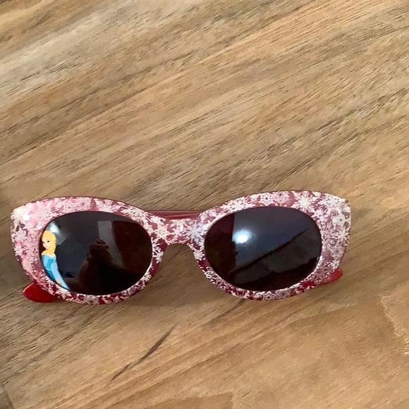 Girls swim and shorts - Picture 8 of 9